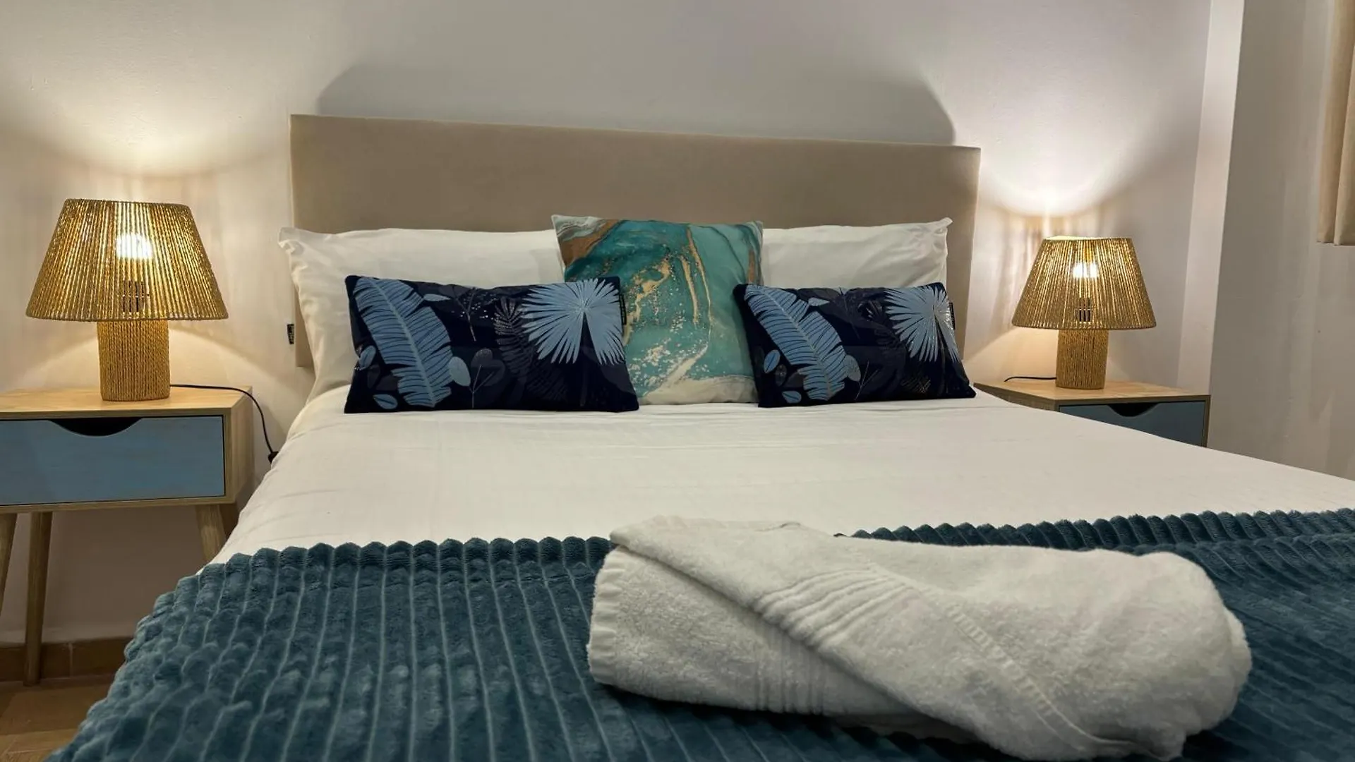 丰希罗拉Port House, Paseo Maritimo,A Un Minuto Playa公寓